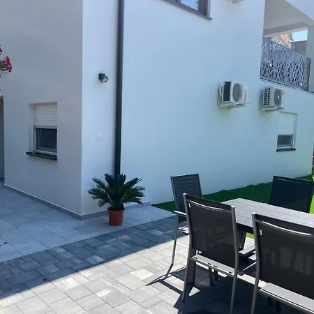 Luce Apartman *